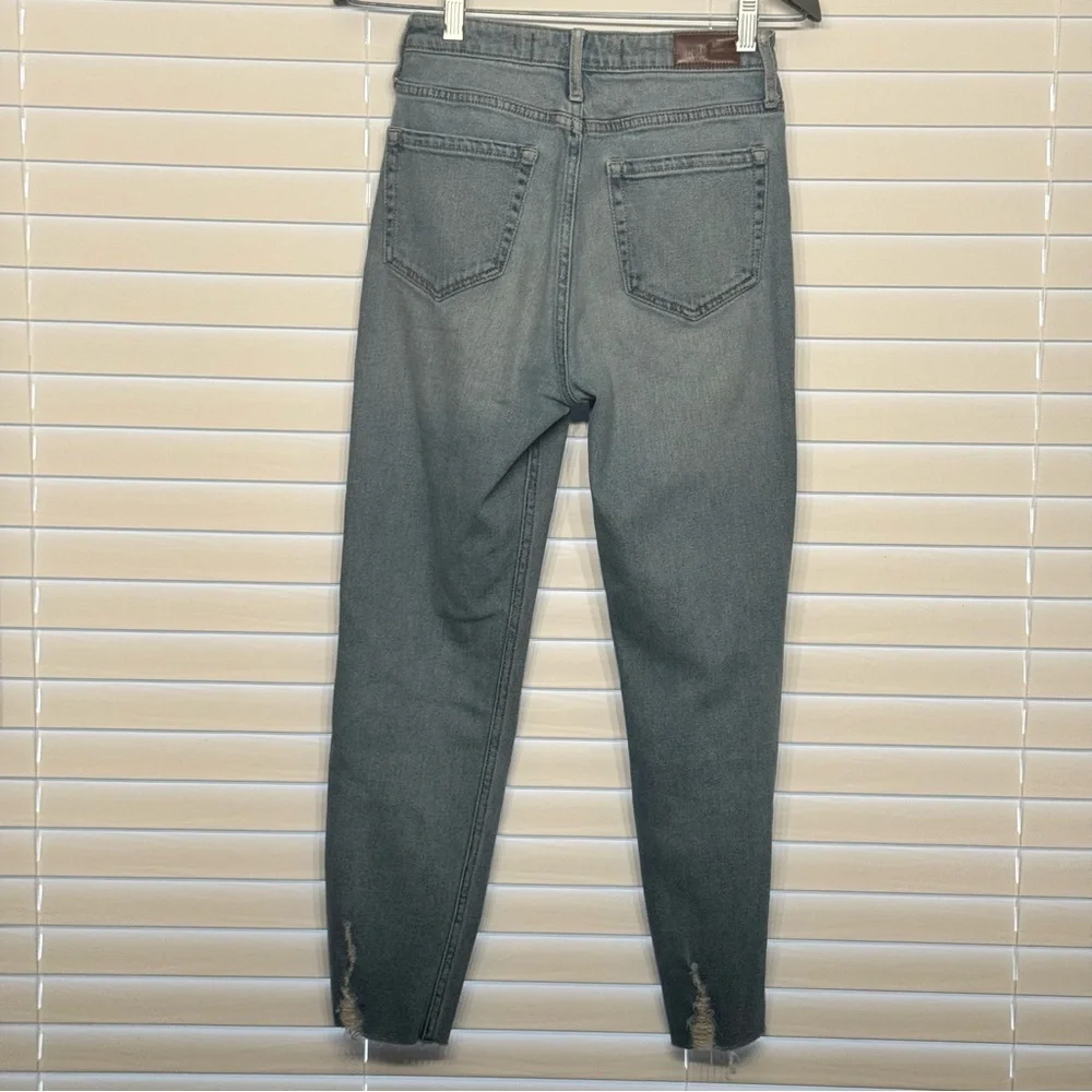 Hollister bundle items